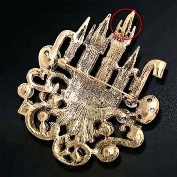 MAGICAL FANTASY ORNATE CASTLE ROYALTY COLORFUL CRYSTALS PENDANT OR PIN 48 - Picture 2 of 2